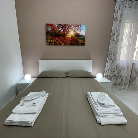 B&B Holden House Bari Bagian luar foto