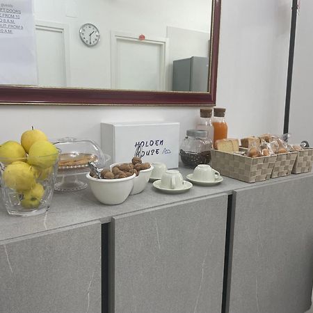 B&B Holden House Bari Bagian luar foto