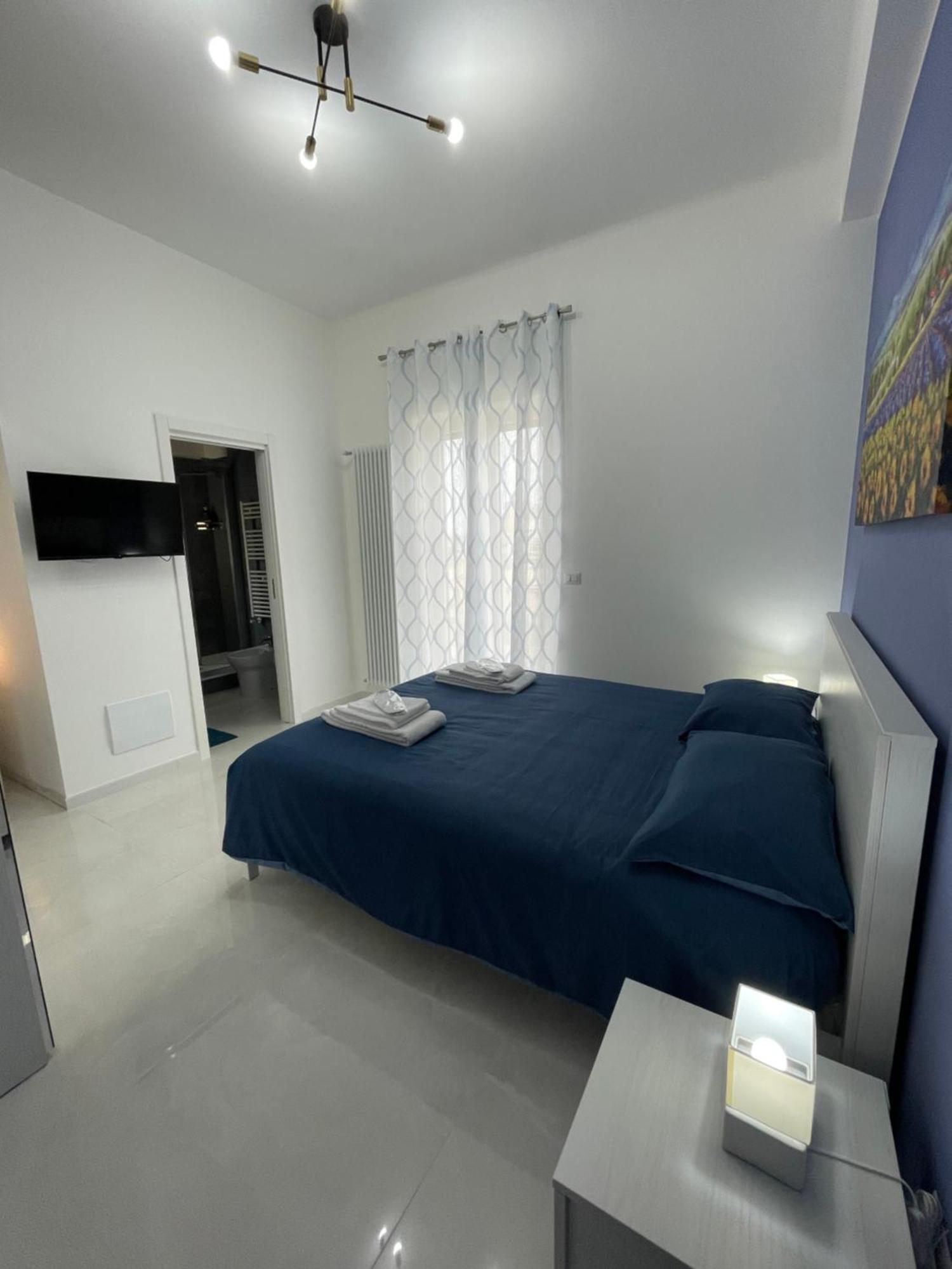 B&B Holden House Bari Bagian luar foto