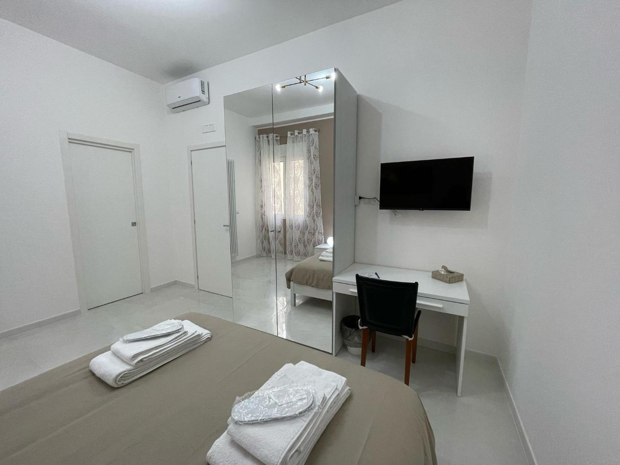 B&B Holden House Bari Bagian luar foto