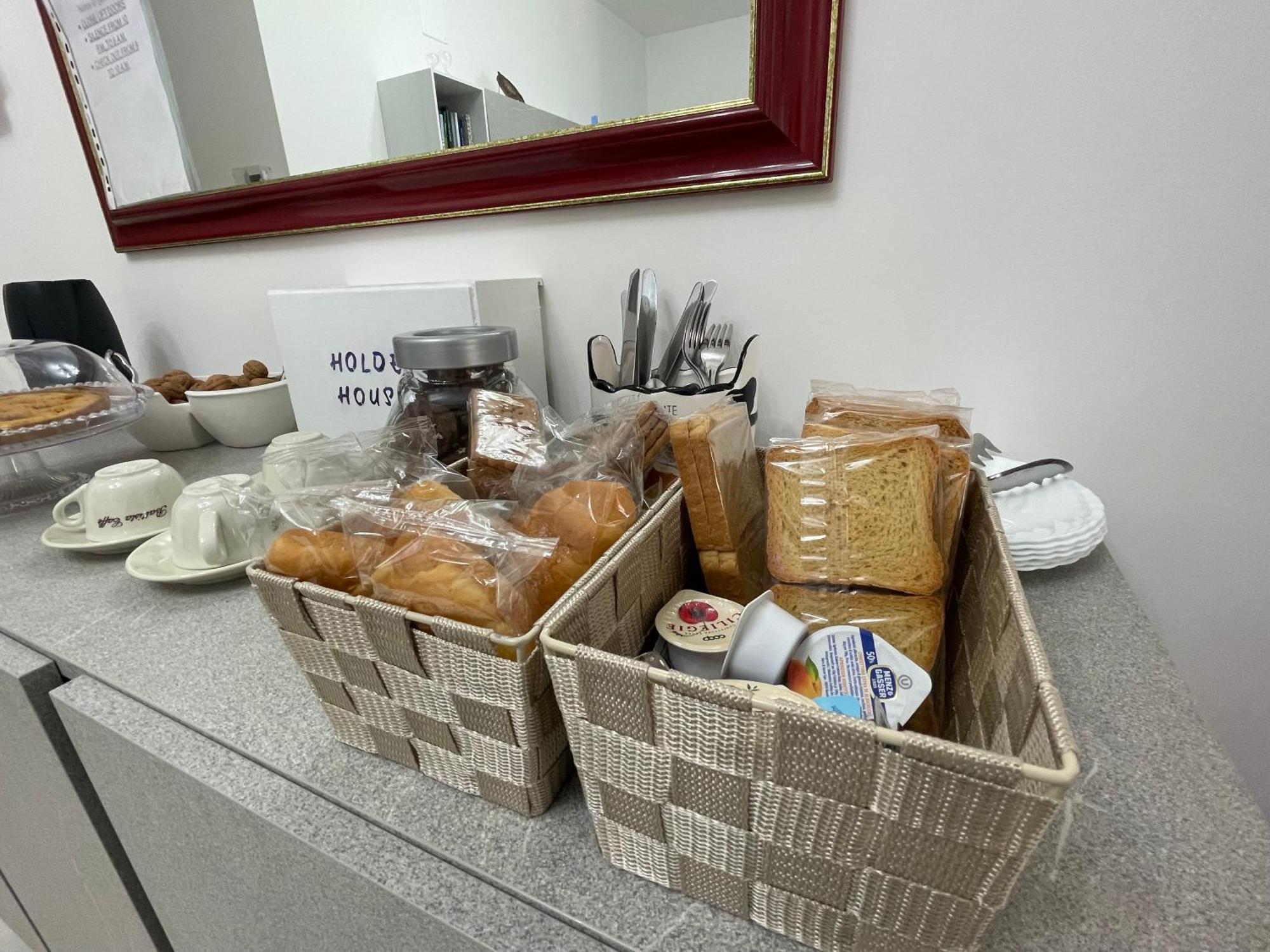 B&B Holden House Bari Bagian luar foto